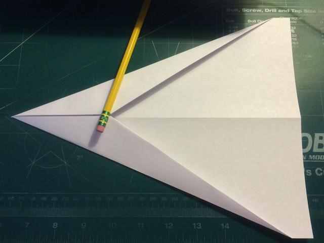 [教你如何制作纸飞机]教你如何制作纸飞机模型