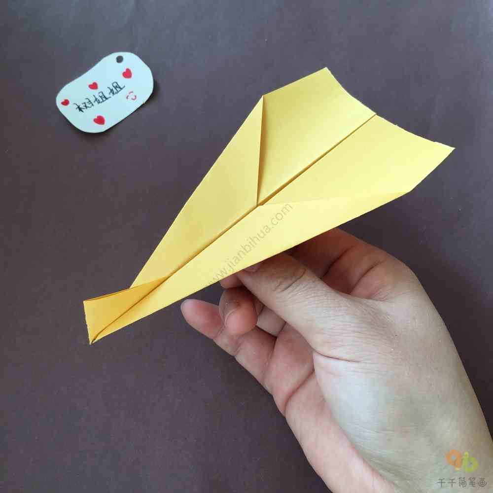 [纸飞机的折法教程]纸飞机的折法教程图片