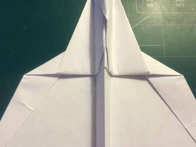 [纸飞机怎么折飞得远简单]纸飞机怎么折飞得远简单一张纸