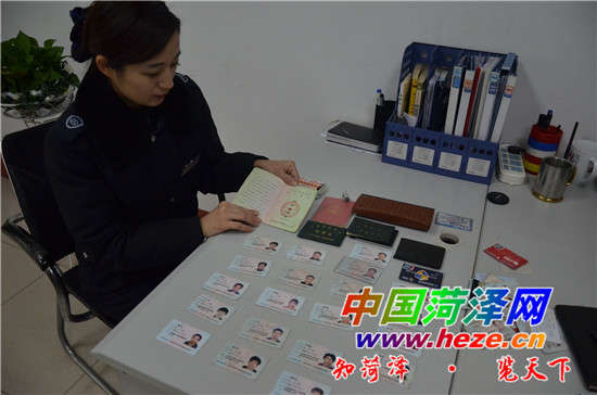 钱包哪里是放身份证的-钱包能放身份证和银行卡