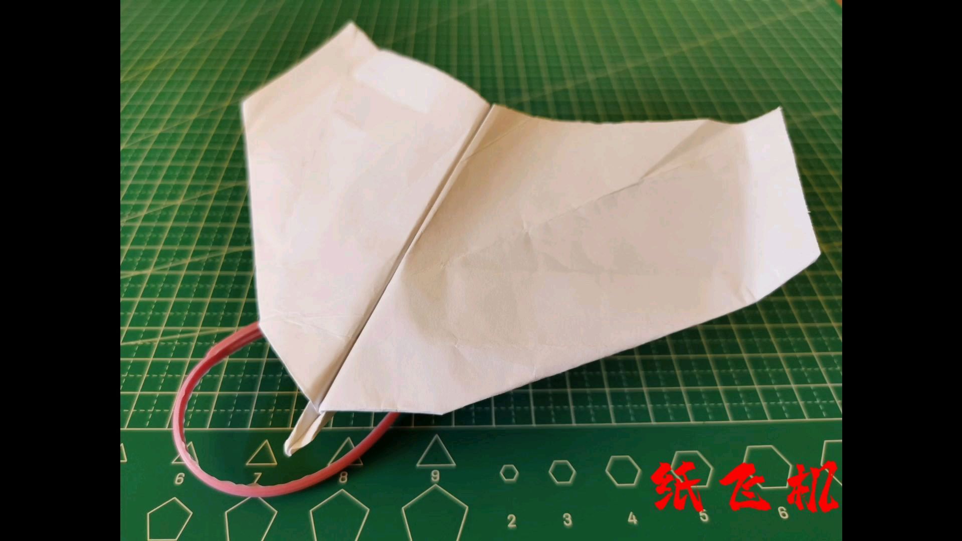 纸飞机发射器怎么做手工折纸-做个纸飞机发射器,解锁纸飞机新玩法,快来试试吧