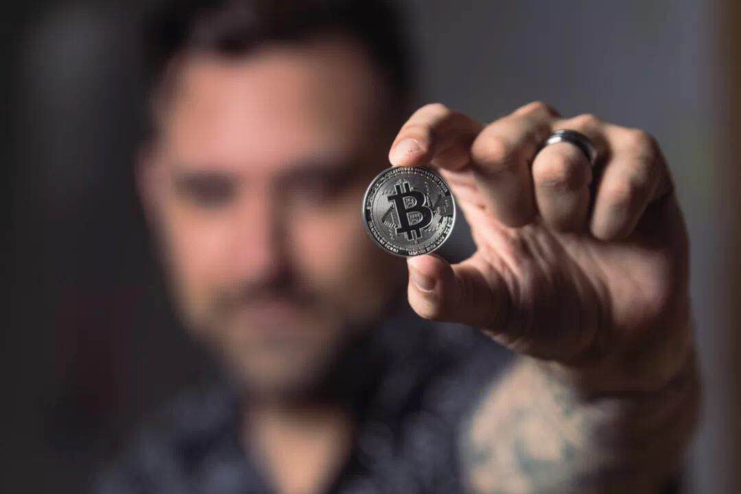 比特币和目前我们使用的电子货币区别?-比特币与其他电子货币微信支付宝等有什么不同?