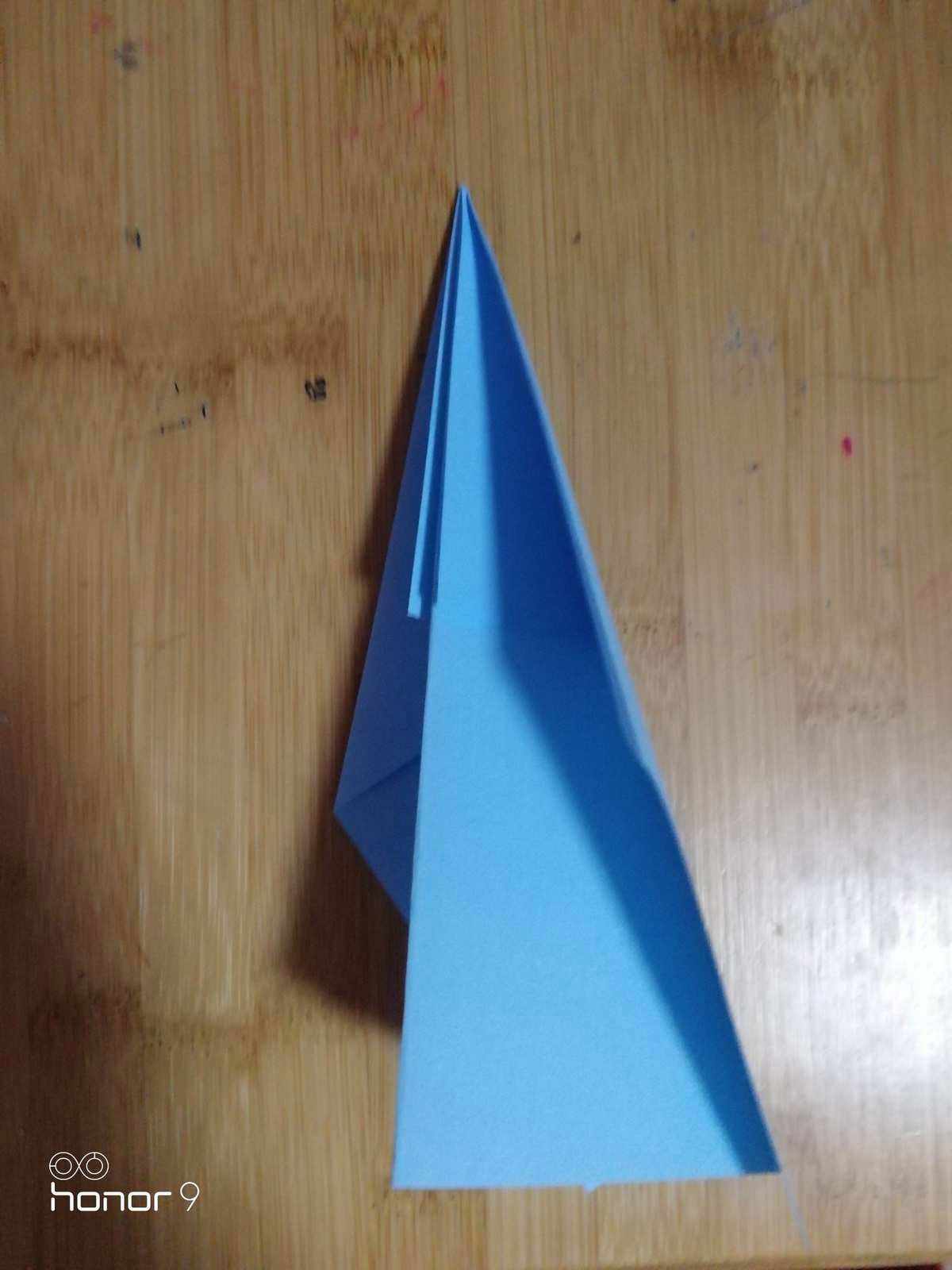 播放纸飞机的过程-播放纸飞机的折叠过程