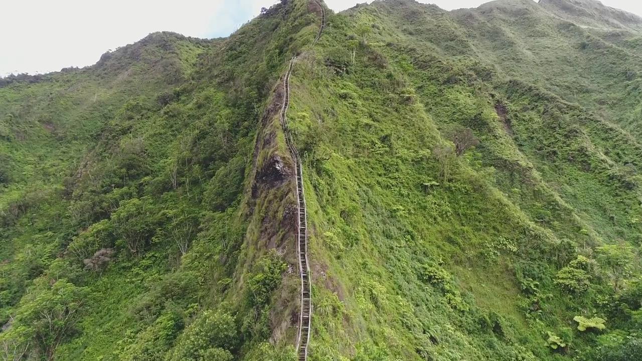 天堂梯子图片-天堂阶梯断了的图片